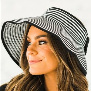 Striped packable straw visor